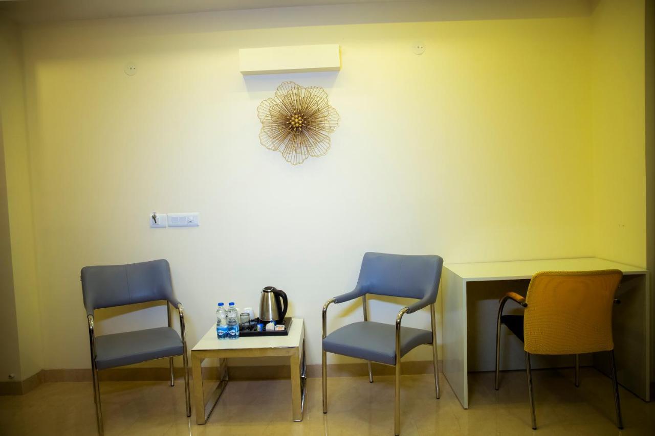 Lime Tree Luxury Studio - Service Apartment Near Artemis Hospital ,Gurgaon Exterior photo